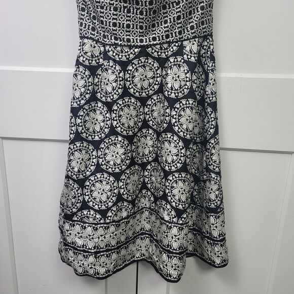 White house black market halter dress - Picture 4 of 13